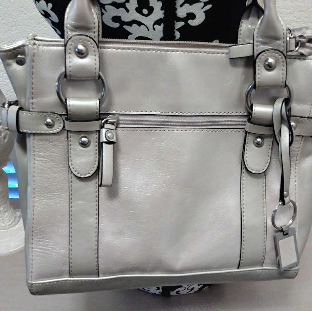GIANI BERNINI Silver Shoulder Bag - Picture 2 of 4